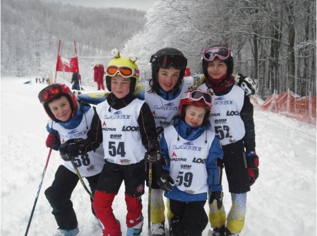  Young skiers 